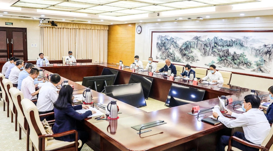 北京市委书记蔡奇在经开区调研并与企业家座谈，总裁徐烨烽受邀参加